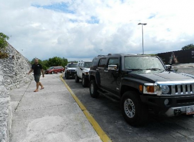 Aparcando los Hummers